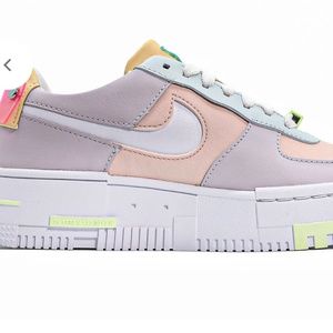 Nike woman’s wmns Air Force 1 pixel have a good day